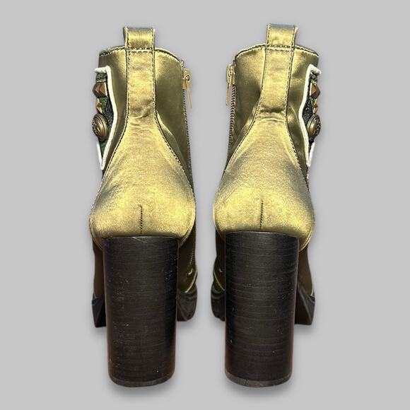 Steve Madden Women’s Green Satin Heel Boots with Embroidered Patch - Size 6.5M - Picture 4 of 6